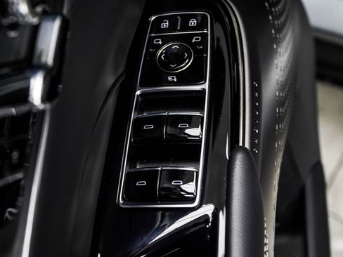 Used 2024 Cadillac Lyriq Sport RWD image 33