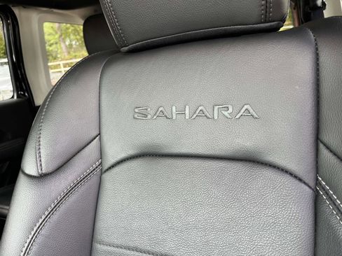 Used 2022 Jeep Wrangler Unlimited Sahara w/ Cold Weather Group image 9