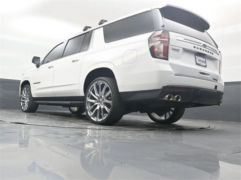 Used 2021 Chevrolet Suburban Premier w/ Premium Package image 44