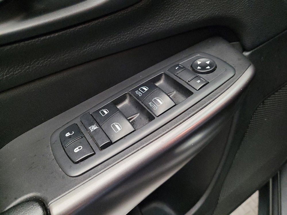Used 2019 Jeep Cherokee Limited FWD image 27