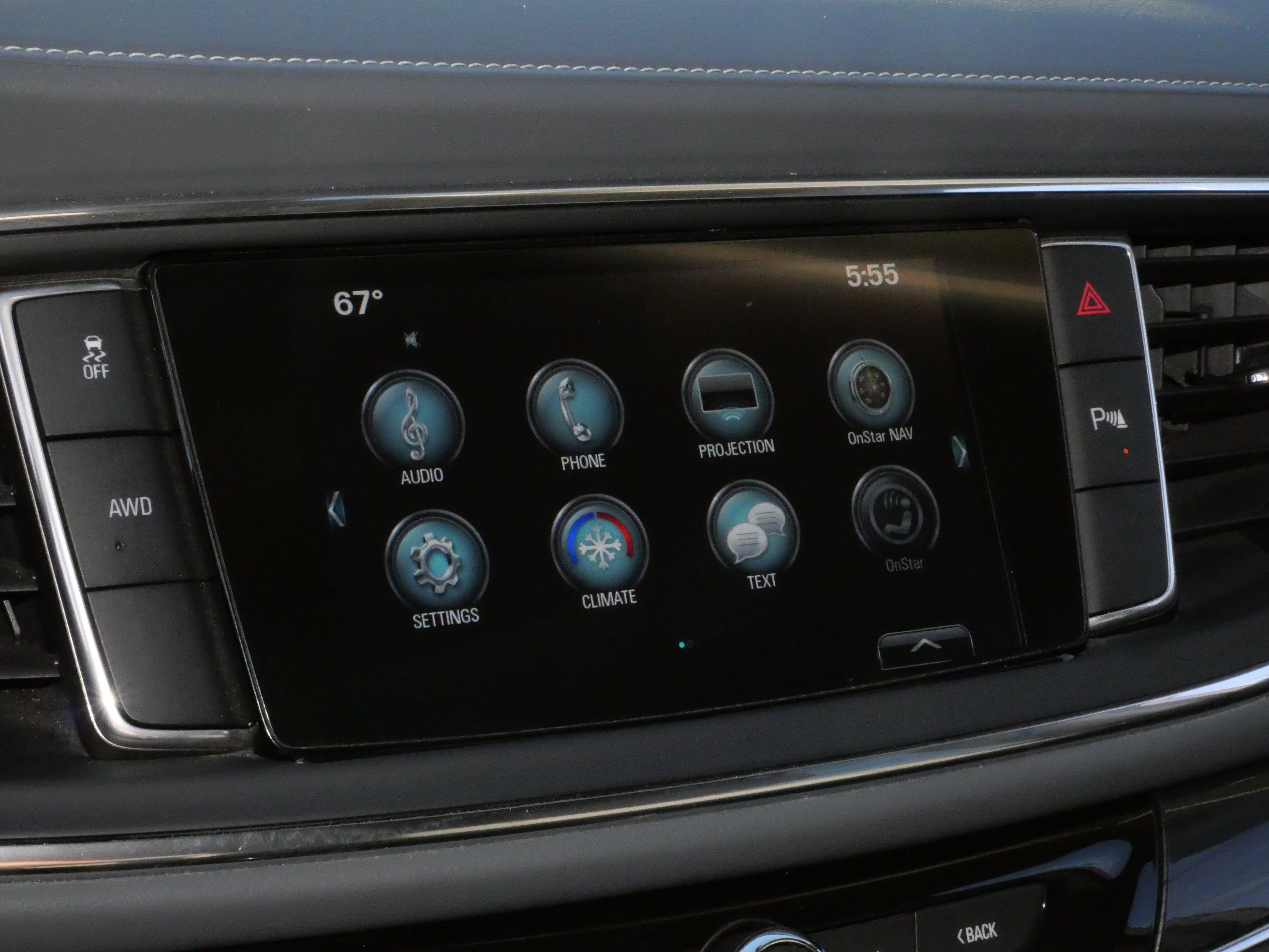 Used 2018 Buick Enclave Essence AWD/4WD image 23