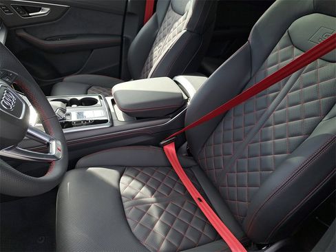 New 2026 Audi SQ7 Prestige image 17