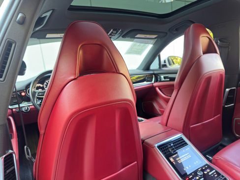 Used 2021 Porsche Panamera 4S image 39