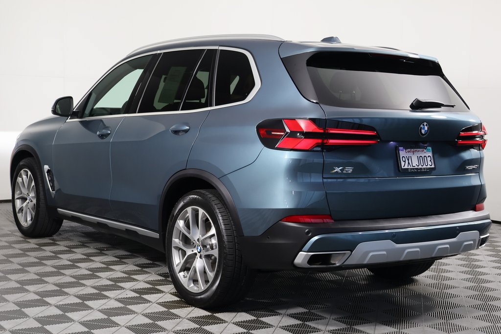Certified 2026 BMW X5 sDrive40i w/ Executive Package RWD image 6
