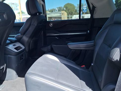 Used 2025 Lincoln Navigator Reserve AWD/4WD image 18