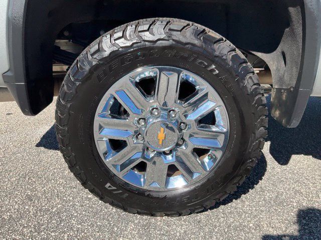 Used 2024 Chevrolet Silverado 3500 High Country w/ High Country Premium Package AWD/4WD image 26
