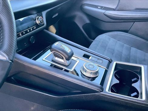 Used 2024 Mitsubishi Outlander SE image 13