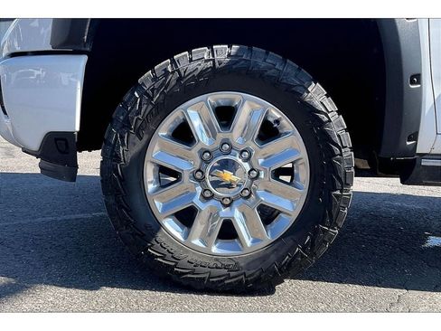 Used 2024 Chevrolet Silverado 3500 High Country w/ High Country Premium Package image 9