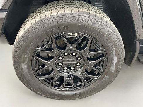 Used 2024 GMC Hummer EV 2X image 35