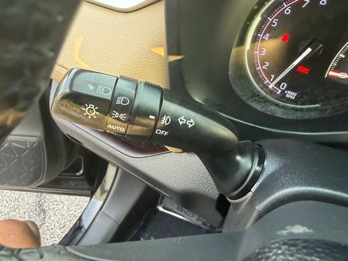 Used 2019 Toyota RAV4 Limited AWD/4WD image 41