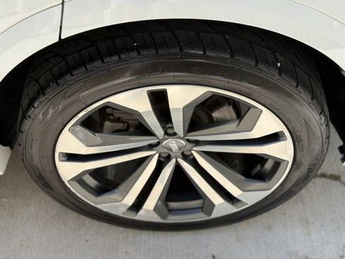 Used 2019 Audi Q8 Premium Plus AWD/4WD image 12