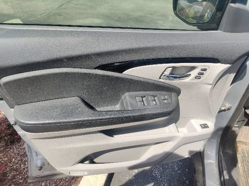 Used 2016 Honda Pilot Touring image 18