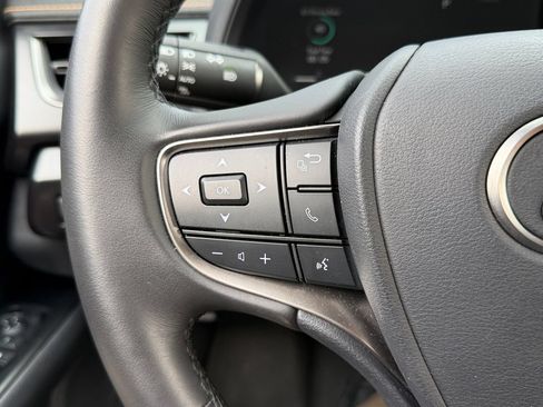 Used 2025 Lexus UX 300h AWD w/ Accessory Package (Z1) image 18