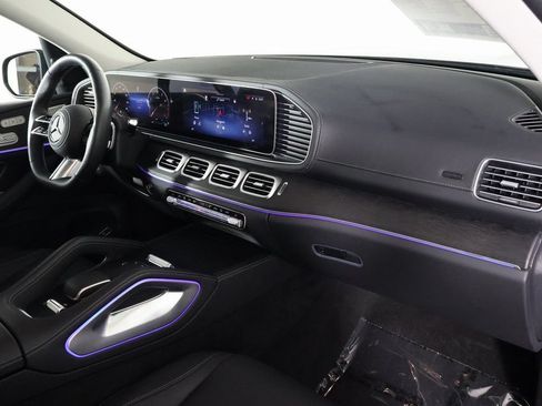 Certified 2026 Mercedes-Benz GLS 450 4MATIC image 9
