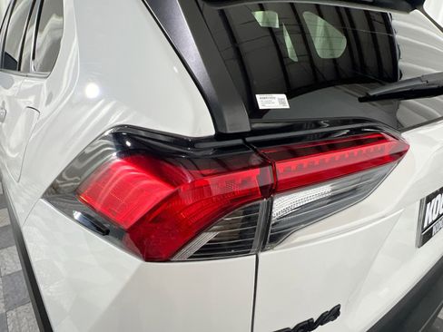 Used 2021 Toyota RAV4 LE image 16