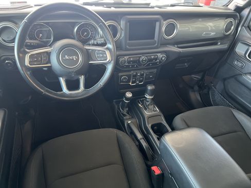 Used 2019 Jeep Wrangler Unlimited Sahara AWD/4WD image 10