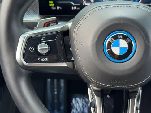 Used 2023 BMW i7 xDrive60 image 24