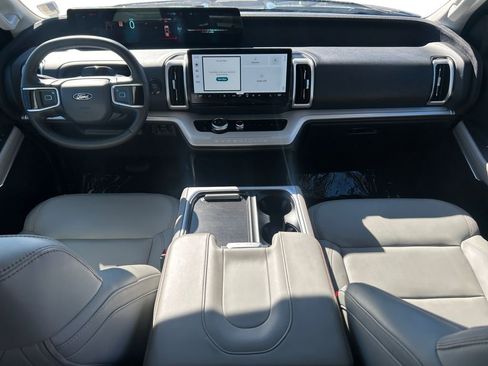 Used 2025 Ford Expedition Max Active image 12