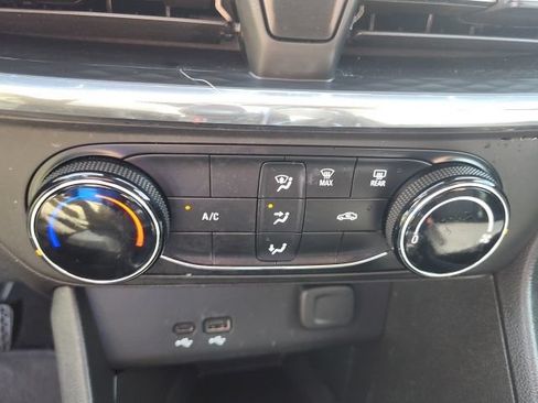 Used 2025 Buick Encore GX Preferred FWD image 33