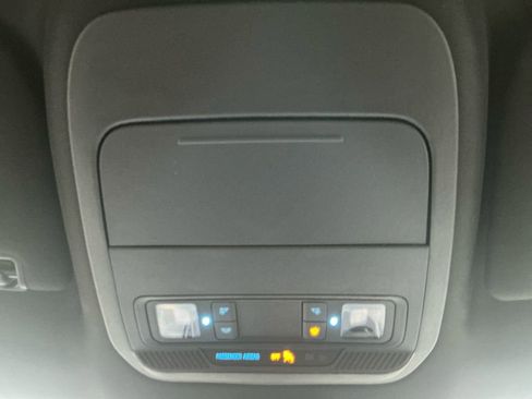 Used 2023 Ford F150 XLT image 25