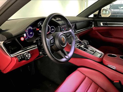 Used 2023 Porsche Panamera Platinum Edition image 7