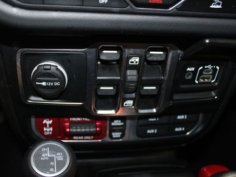 Used 2024 Jeep Wrangler Unlimited Rubicon 4xe AWD/4WD image 46