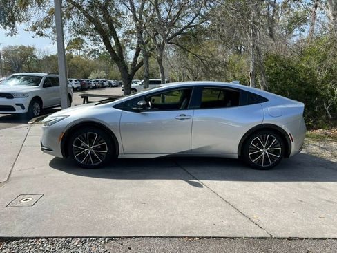 Used 2024 Toyota Prius XLE image 2