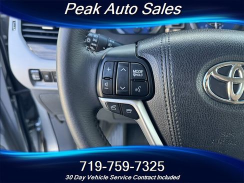Used 2016 Toyota Sienna XLE Premium image 18