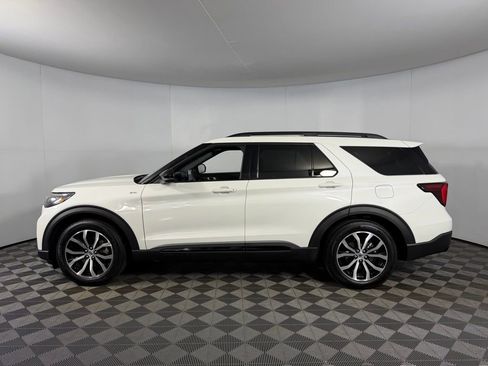 Used 2025 Ford Explorer ST-Line image 10