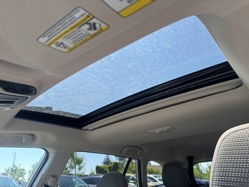 Used 2025 Subaru Outback Premium w/ Popular Package #1A image 31