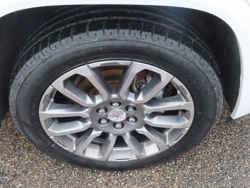 Used 2021 GMC Acadia Denali w/ Denali Ultimate Package image 14