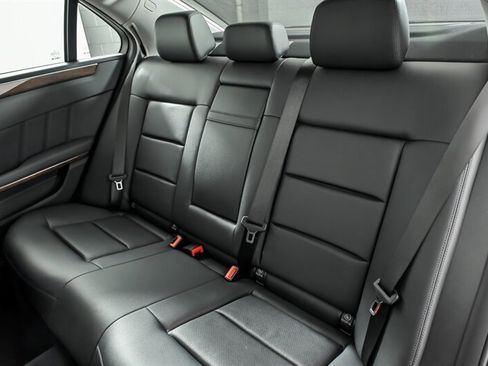 Used 2012 Mercedes-Benz E 350 4MATIC Sedan image 19