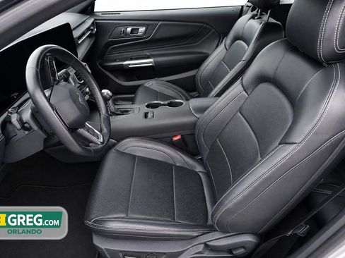 Used 2025 Ford Mustang Premium RWD image 7