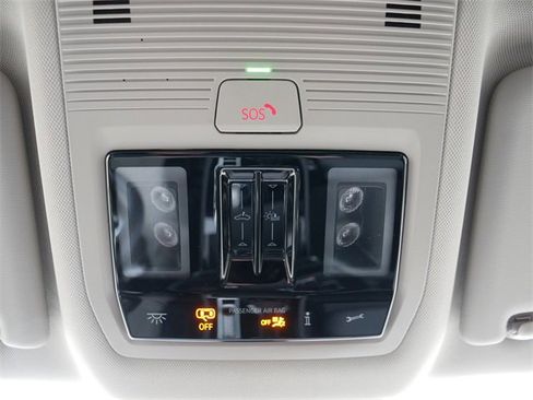 Certified 2025 Volkswagen Atlas SEL Premium R-Line image 34