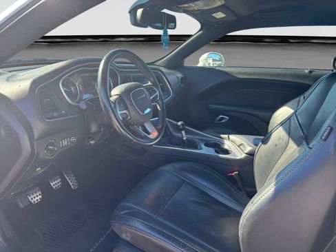 Used 2015 Dodge Challenger R/T Plus RWD image 9
