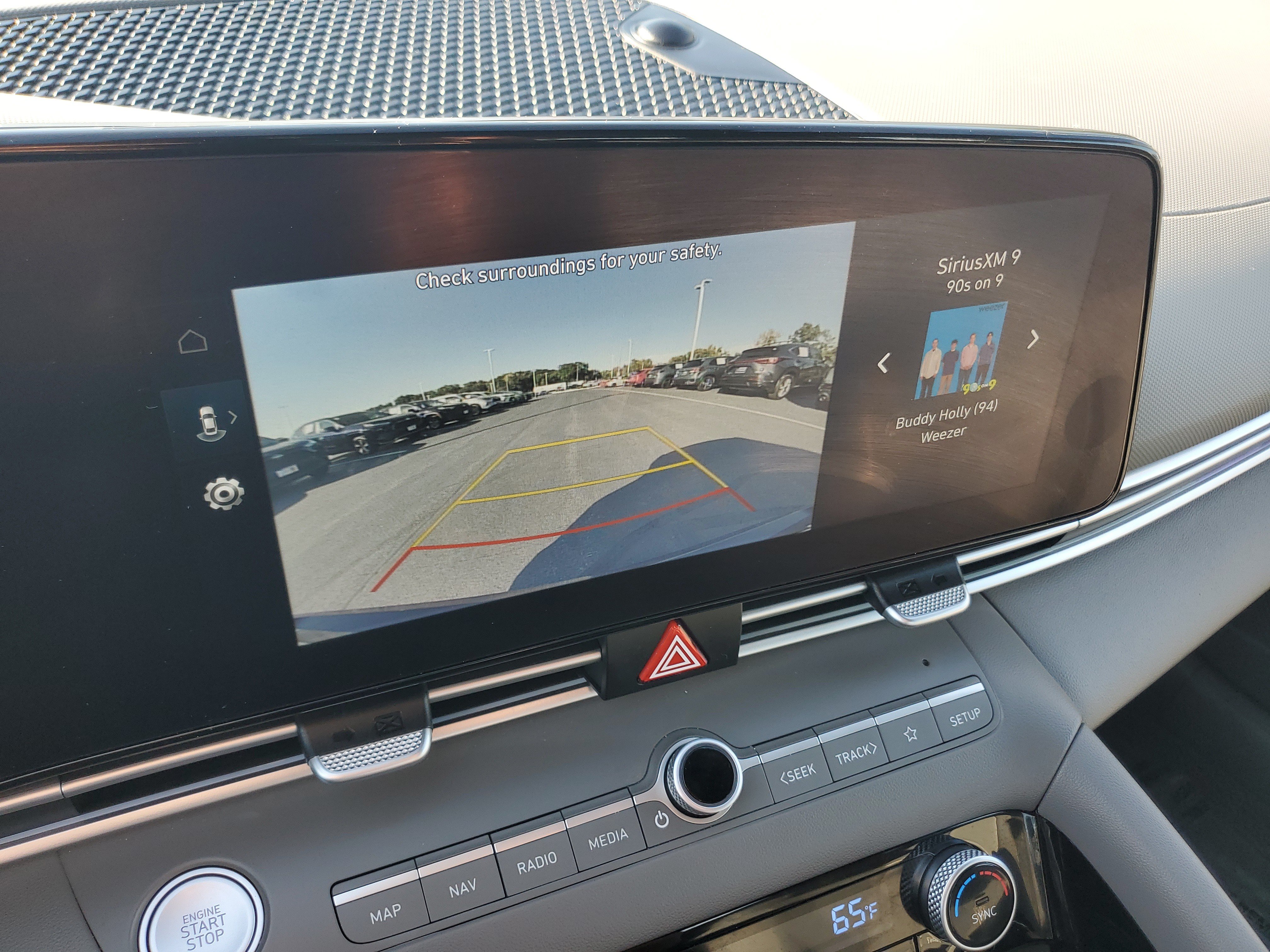 Used 2025 Hyundai Elantra SEL FWD image 31