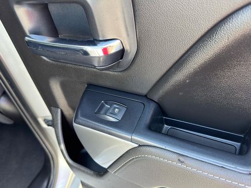 Used 2019 Chevrolet Silverado 1500 LT AWD/4WD image 31