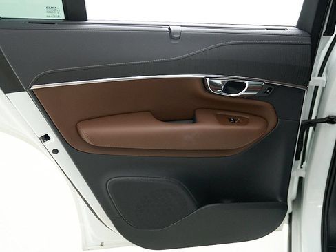 Certified 2024 Volvo XC90 T8 Ultimate AWD/4WD image 26