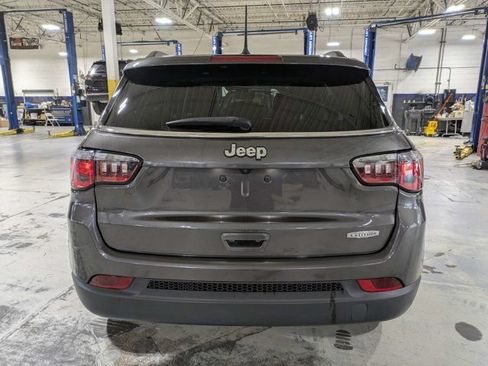 Used 2022 Jeep Compass Latitude FWD image 4