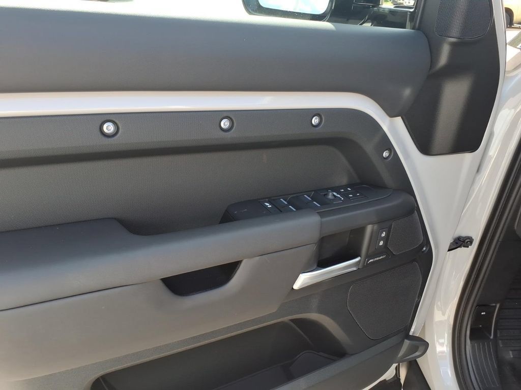 New 2026 Land Rover Defender 110 S AWD/4WD image 11