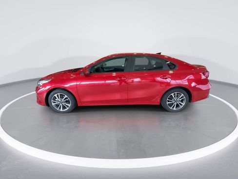 Used 2023 Kia Forte LXS image 5