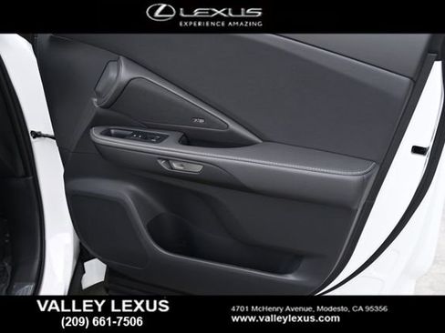 New 2026 Lexus TX 500h AWD image 17