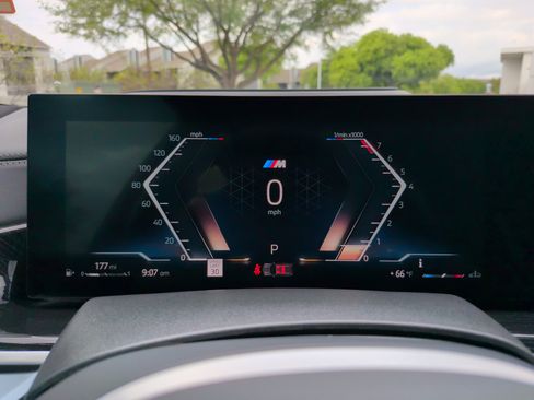 Certified 2024 BMW X7 xDrive40i w/ M Sport Package image 16