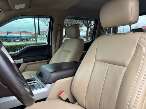 Used 2019 Ford F150 Lariat image 14