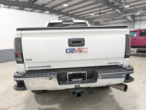 Used 2016 GMC Sierra 3500 Denali w/ Duramax Plus Package AWD/4WD image 4