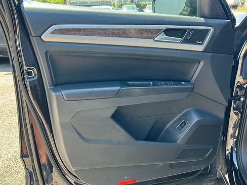 Used 2018 Volkswagen Atlas SEL Premium AWD/4WD image 7