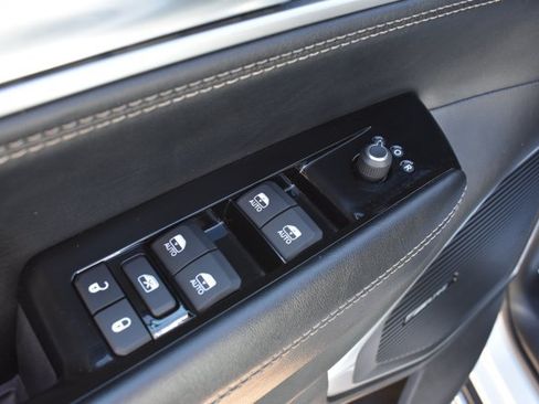 Used 2024 Jeep Wagoneer Series II w/ Flexible Seating Group AWD/4WD image 12