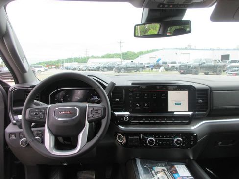 New 2026 GMC Sierra 2500 SLT AWD/4WD image 16