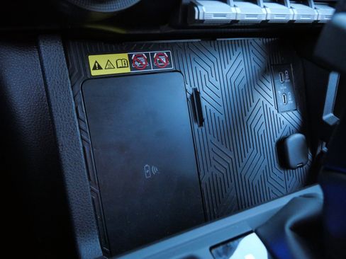 Certified 2025 Toyota 4Runner TRD Off-Road image 33