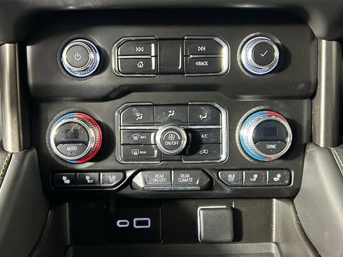 Used 2023 GMC Yukon XL AT4 w/ Technology Package image 25